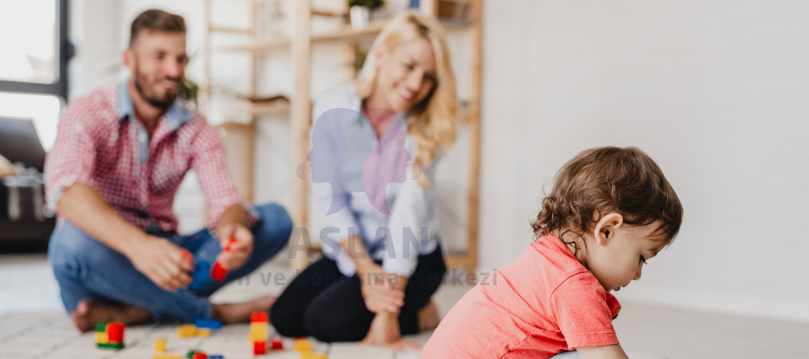 Çocuklarda dil gelişimini destekleme aile önerileri görseli